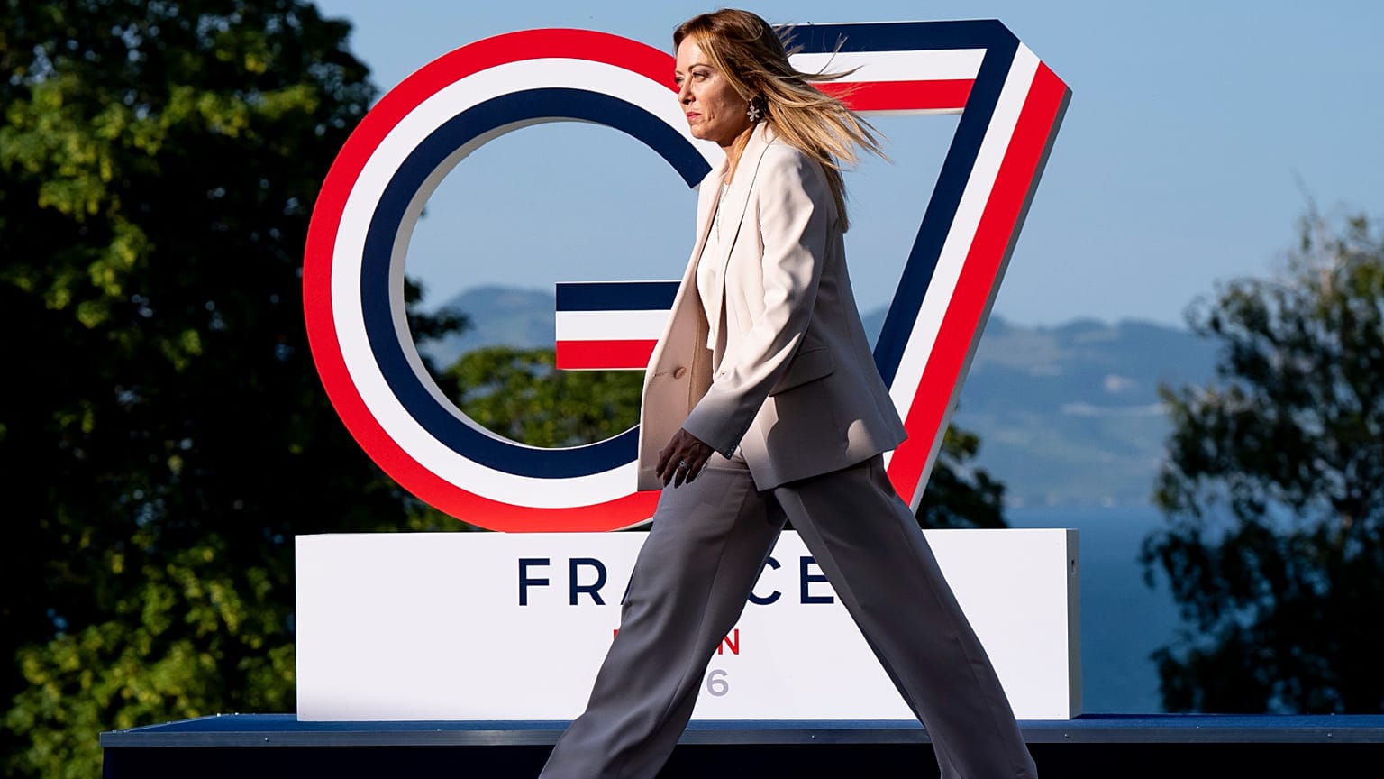 Giorgia Meloni "soddisfatta dei lavori" al G7 di Evian