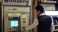 ARŞİV - Ankara'da bir Halkbank ATM'si, 16 Ekim 2019.