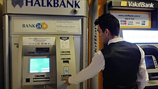 ARŞİV - Ankara'da bir Halkbank ATM'si, 16 Ekim 2019.