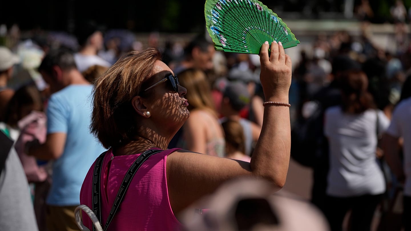 Heatwaves hit Europe: How to stay cool when it really matters