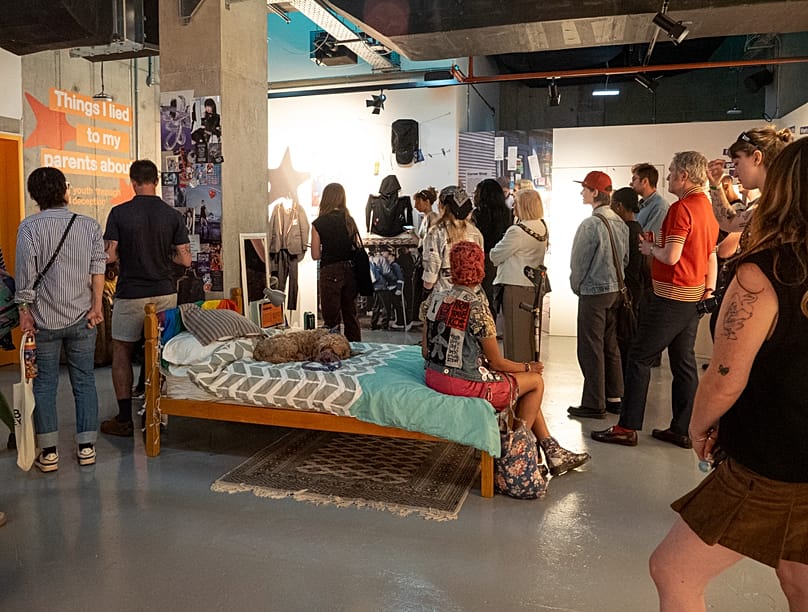 Eine Galerie, kuratiert vom Kollektiv UK Youth. 