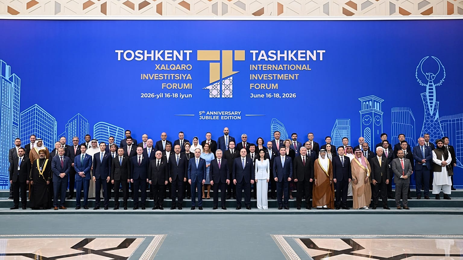 Family photo of participants attending the fifth Tashkent International Investment Forum in Tashkent