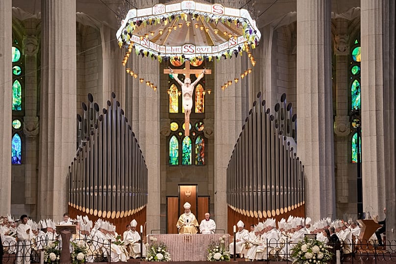 El Papa León XIV celebra una misa en la Sagrada Familia de Barcelona, España, el miércoles 10 de junio de 2026