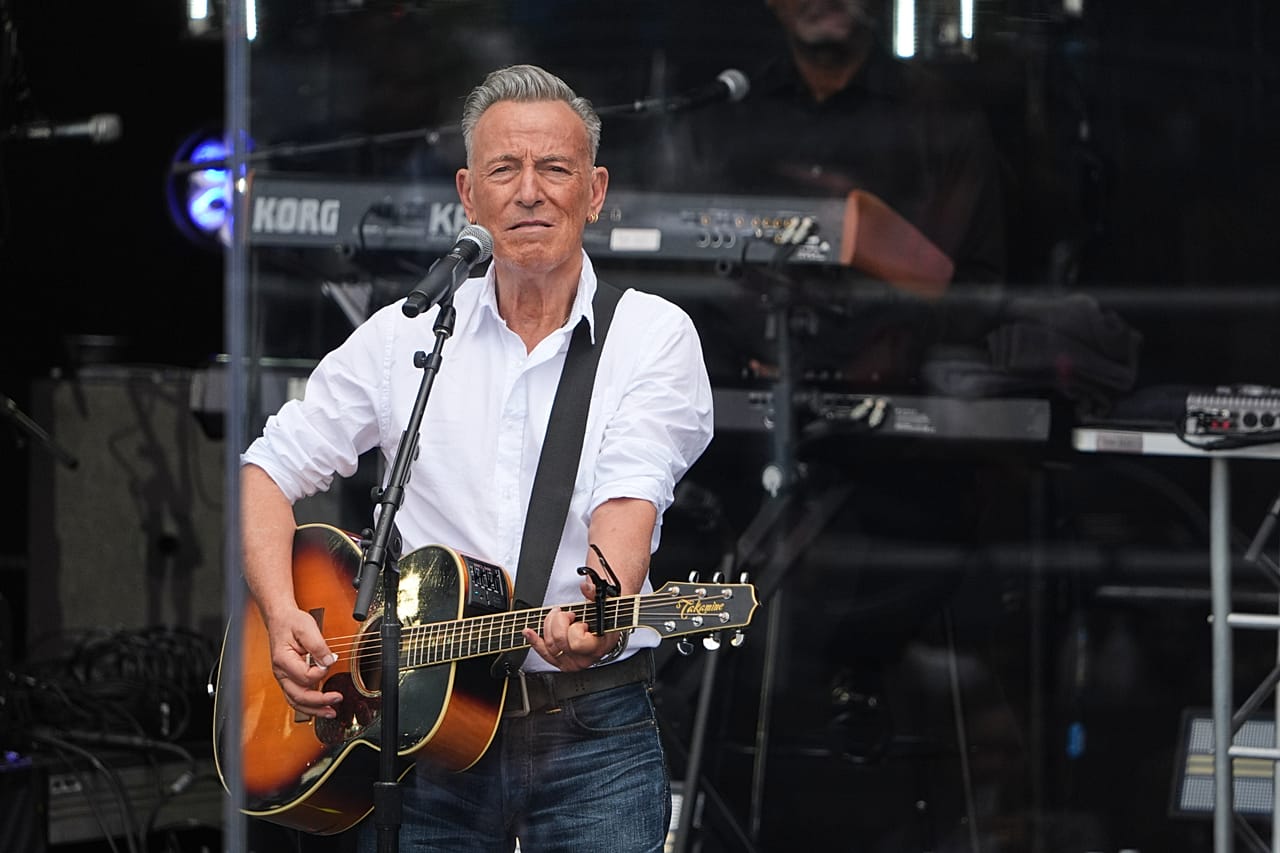 Bruce Springsteen performs during the dedication ceremony for the Obama Presidential Center, 18 June 2026, in Chicago.