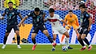 Türkiye-Paraguay Dünya Kupası D Grubu maçında Arda Güler, Diego Gómez ile top mücadelesi veriyor. / 20 Haziran 2026 Cuma