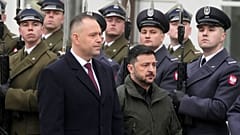Karol Nawrocki lengyel és Volodimir Zelenszkij ukrán elnök 2025 december 19-én Varsóban