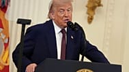  ألقى الرئيس الأميركي دونالد ترامب كلمة خلال حفل منح وسام الشرف في القاعة الشرقية بالبيت الأبيض، يوم الخميس 18 يونيو/حزيران 2026، في واشنطن