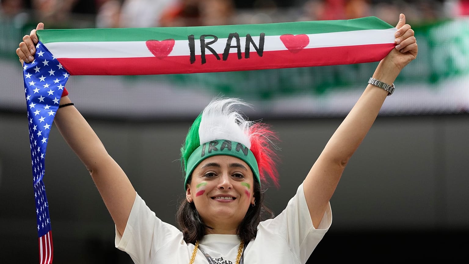 تماشاگران ایرانی در ورزشگاه «سوفای»