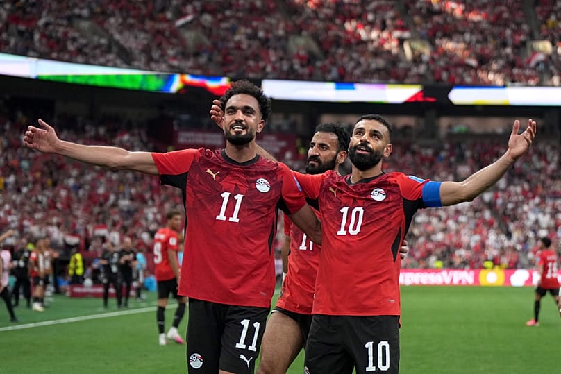 Mohamed Salah, de Egipto, celebra su gol con su compañero Mostafa Ziko durante el partido del Grupo G del Mundial en Vancouver, Columbia Británica, Canadá, el domingo 21 de junio de 2026