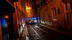 Ένα παιδί νεκρό και μια χώρα σε επιφυλακή: η ενδοοικογενειακή βία κυριαρχεί στα εγκλήματα κατά ανηλίκων