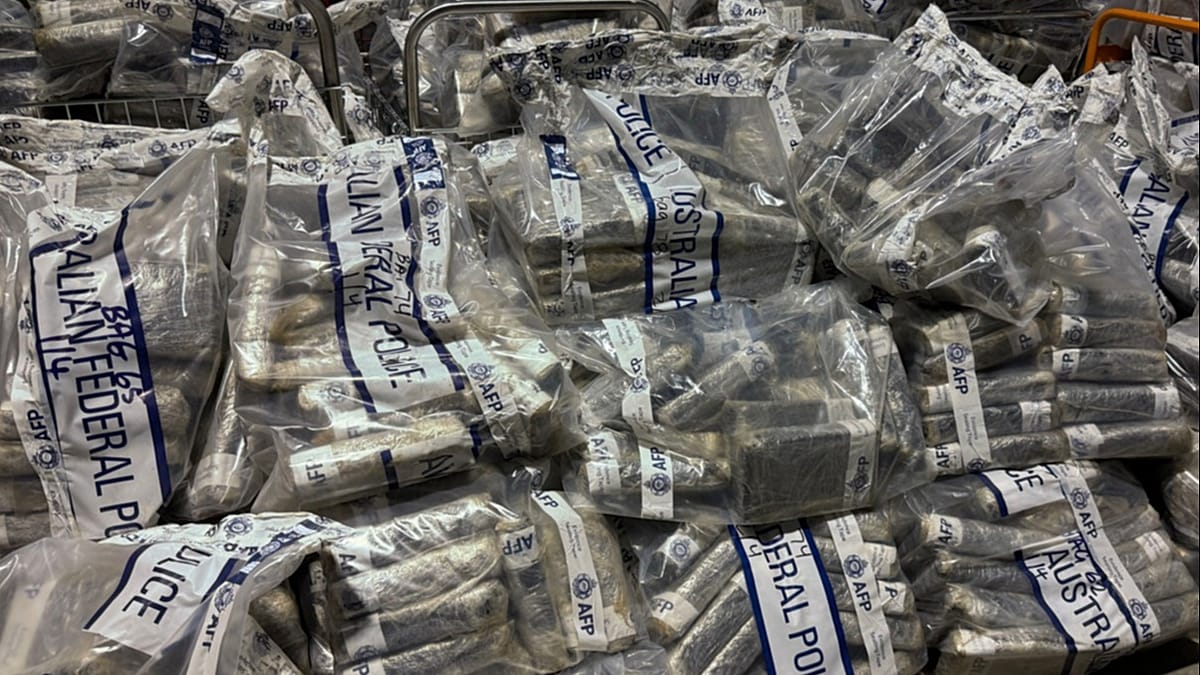 Australian Police Find Record 2.7 Tons of Cocaine on Sydney Property, Arrest Two Men