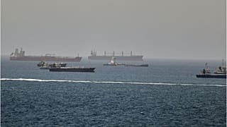 نفت‌کش‌ها در تنگه هرمز