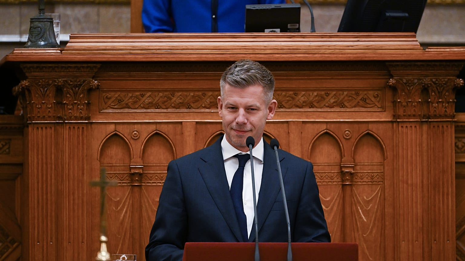 Magyar Péter a parlamentben