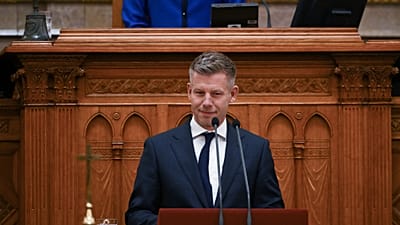 Péter Magyar au Parlement