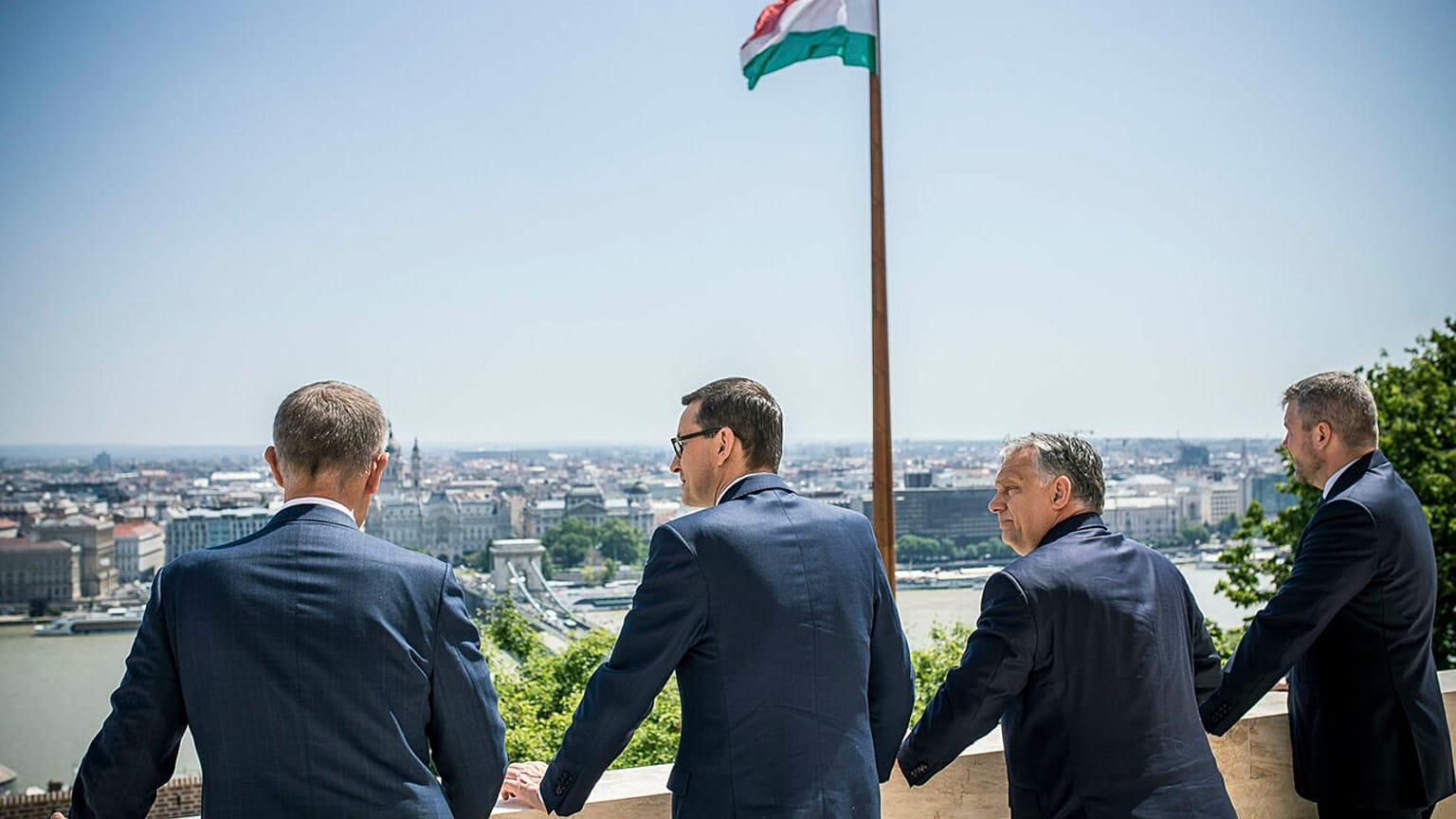 V4 kormányfők a Karmelita teraszán