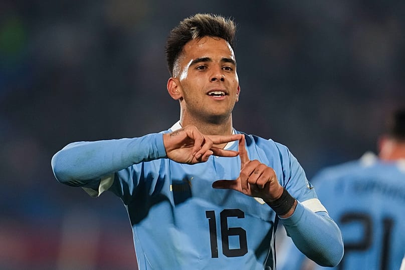 Rodrigo Zalazar, de Uruguay, celebra tras marcar un gol durante un partido amistoso internacional de fútbol contra Nicaragua en Montevideo, el 14 de junio de 2023.