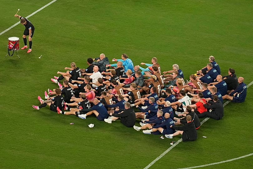 Norway's players perform a rowing ritual during the World Cup Group I match against Senegal in East Rutherford, NJ, near New York, Monday, June 22, 2026