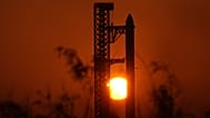 Über der Megarakete Starship von SpaceX geht die Sonne auf. Sie wird am 22. Mai 2026 auf einen Testflug von Starbase in Texas vorbereitet.