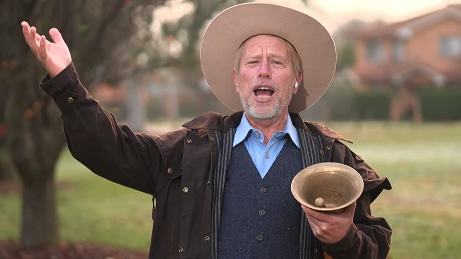 Joseph McGrail-Bateup, a pessoa mais ruidosa do mundo, mostra a sua voz potente em Camberra, Austrália, em 23 de junho de 2026