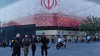 نیروهای پلیس در میدانی در تهران به تاریخ ۱۴ ژوئن ۲۰۲۶