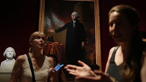 George Washington-portré egy kiállításon, amely az Egyesült Államok 250. évfordulóját ünnepli, Versailles-ban, 2026. június 22-én, hétfőn.
