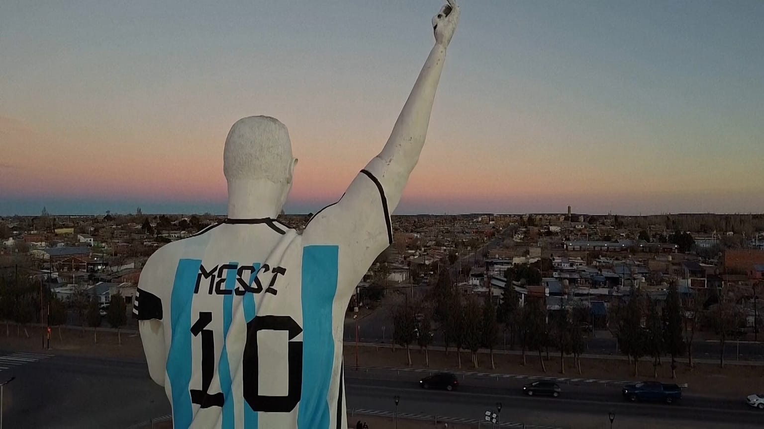 Une statue et une fresque honorent Lionel Messi en Argentine
