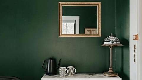 Gli hotel sono come una casa lontano da casa, ma tutti potremmo comportarci un po' meglio quando ci registriamo.