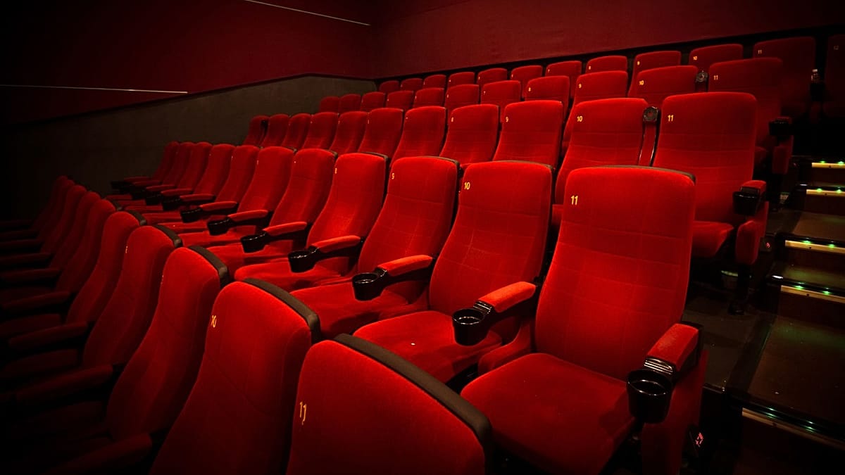 Paris neighborhood fighting the heatwave with with 'Ciné-clim' initiative