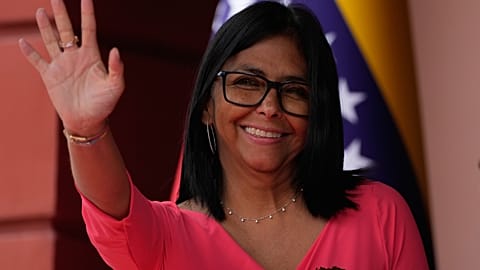 Delcy Rodríguez waves while waiting for Colombian President Gustavo Petro at the Miraflores Palace in Caracas, Venezuela, on 24 April 2026.