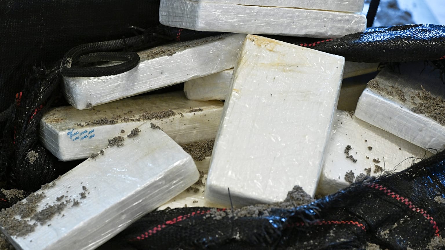 PJ apreende 465 kg de cocaína e 42 kg de haxixe