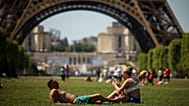 La France suffoque sous une chaleur extrême.
