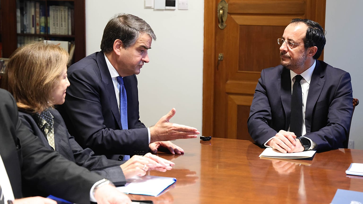 Raffaele Fitto junto a Nikos Christodoulides