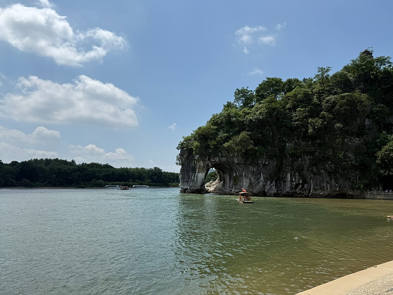 Ο λόφος Elephant Trunk Hill είναι το πιο αναγνωρίσιμο σημείο του Γκουιλίν