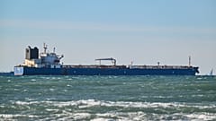 Die französische Marine fotografiert am 26. Januar 2026 einen festgesetzten mutmaßlich russischen Öltanker vor Fos-sur-Mer im Mittelmeer.