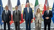 From right: UK PM Keir Starmer, Italian PM Giorgia Meloni, German Chancellor Friedrich Merz, French President Emmanuel Macron and Polish Prime Minister Donald Tusk, 24/06/26