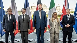From right: UK PM Keir Starmer, Italian PM Giorgia Meloni, German Chancellor Friedrich Merz, French President Emmanuel Macron and Polish Prime Minister Donald Tusk, 24/06/26