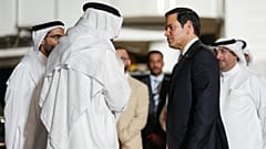 عبداللطیف بن راشد الزیانی، وزیر خارجه بحرین، در محرق در نزدیکی منامه با مارکو روبیو، وزیر خارجه آمریکا، گفتگو می‌کند، ۲۴ ژوئن ۲۰۲۶