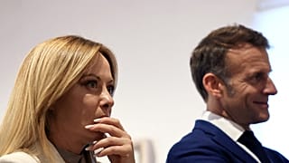 Emmanuel Macron et Giorgia Meloni visitent le musée Picasso dans le cadre d'un sommet franco-italien à Antibes, le jeudi 25 juin 2026.
