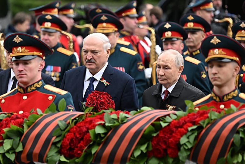 Lukasenka és Putyin a májusi győzelmi díszünnepségen