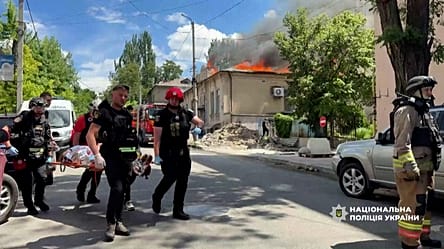 Ukraine : Zaporijjia en flammes après attaque russe aux missiles et drones, au moins 9 blessés