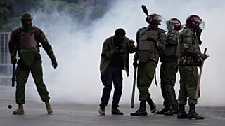 Kenya : le chef de la police poursuivi pour "outrage" à la cour