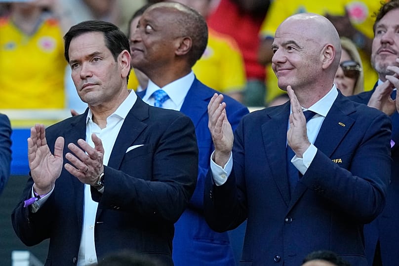 Marco Rubio com o presidente da FIFA Gianni Infantino, assistindo ao jogo