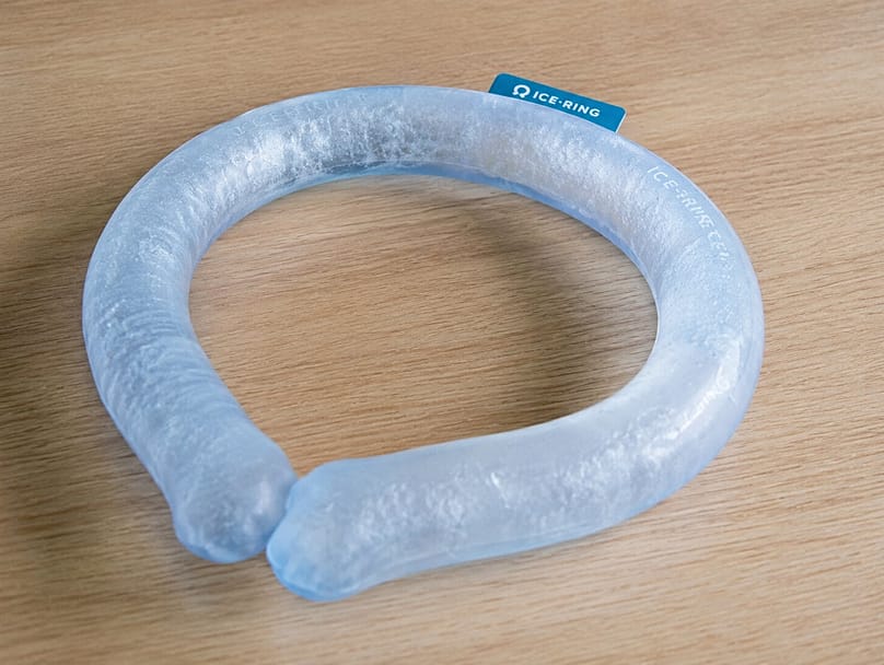Con il caldo è fondamentale mantenere fresco il collo. Su questo i giapponesi sono molto ingegnosi.