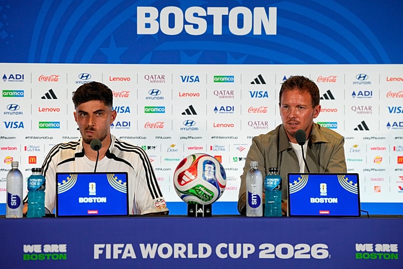 Stürmer Kai Havertz und Bundestrainer Julian Nagelsmann bei Pressekonferenz vor dem WM-Spiel gegen Paraguay, Foxborough bei Boston, 28. Juni 2026(AP Photo/Martin Meissner)