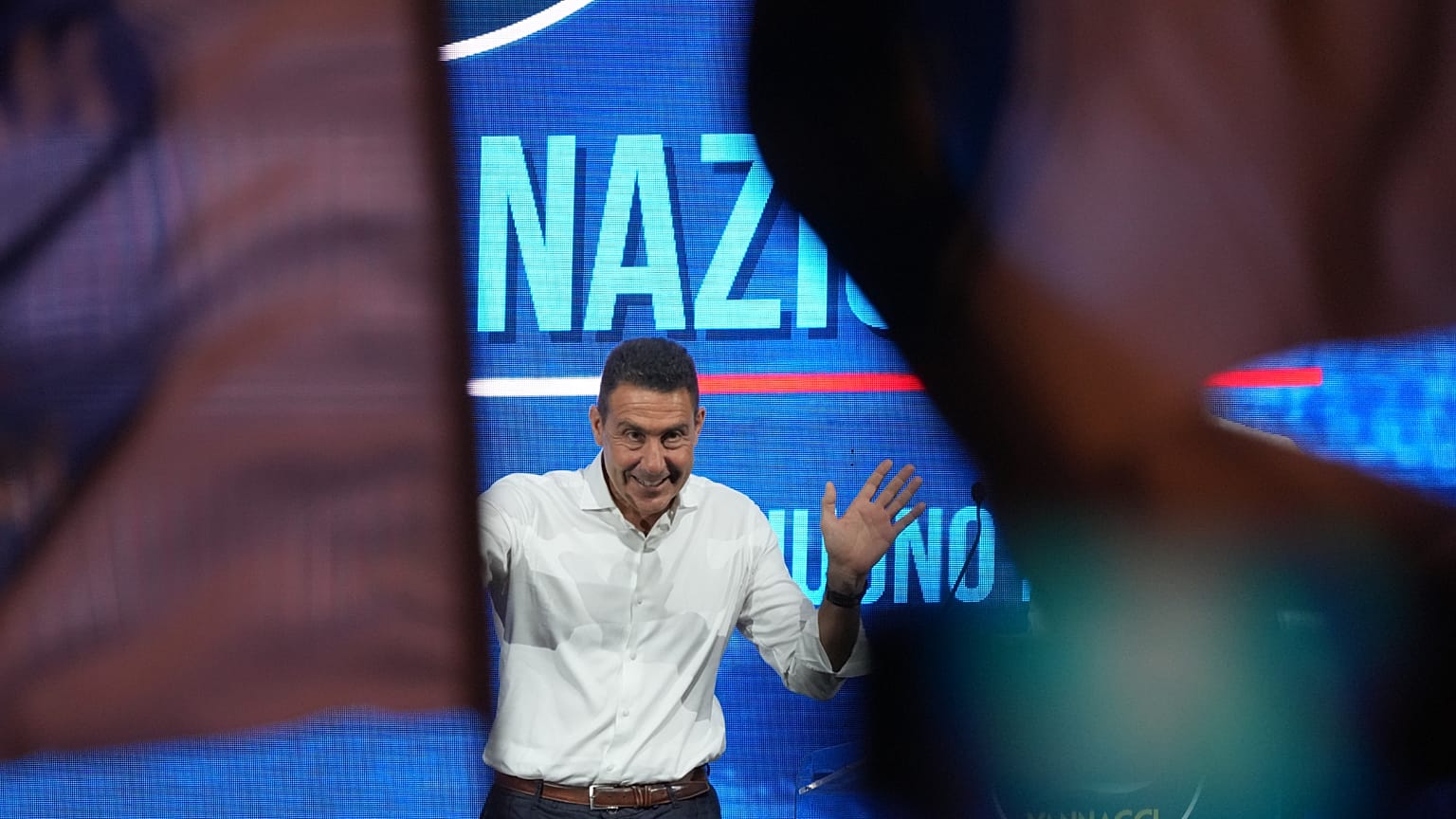 Roberto Vannacci si rivolge al pubblico al congresso fondativo del suo partito di estrema destra, Futuro Nazionale, a Roma, domenica 14 giugno 2026. (Foto AP/Gregorio Borgia)