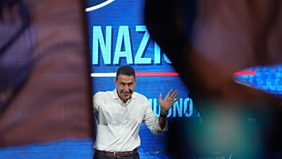 Roberto Vannacci si rivolge al pubblico al congresso fondativo del suo partito di estrema destra, Futuro Nazionale, a Roma, domenica 14 giugno 2026. (Foto AP/Gregorio Borgia)