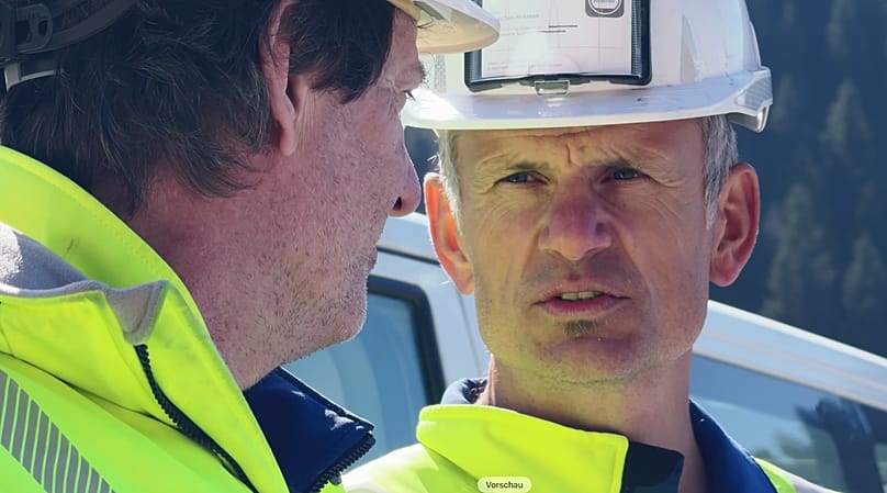 Andreas Ambrosi et Sebastian Reimann se donnent rendez-vous pour un pique-nique au vert dans dix ans, lorsque la renaturation sera achevée.