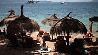 Die sogenannten "Mallorca-Regeln" wird in einigen Ministerien jetzt abgeschafft - Symbolbild