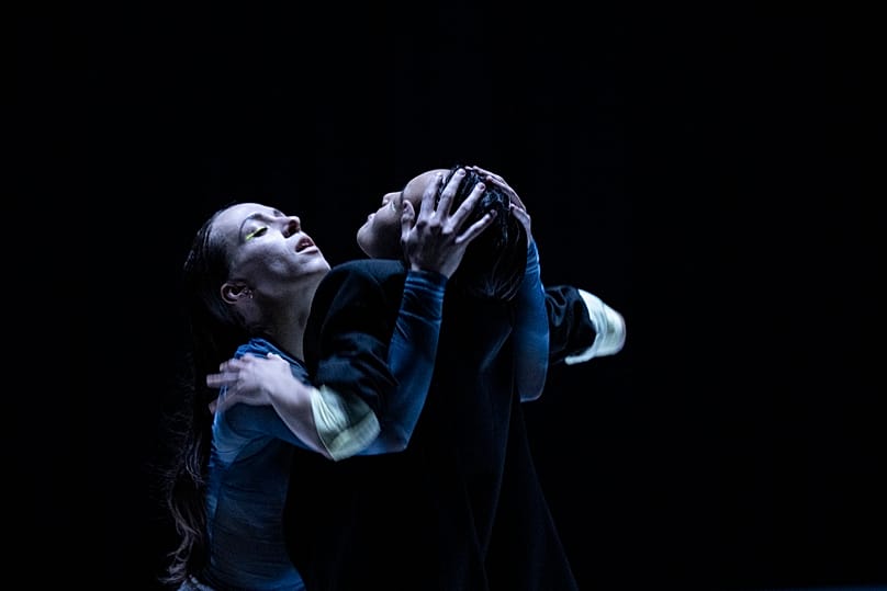 ν Rosana Ribeiro/ Selva: «Tidal Wave» 