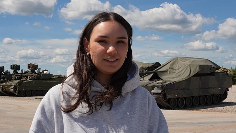 Sie war überrascht vom Inneren des Panzers, erklärt Kamile Euronews.